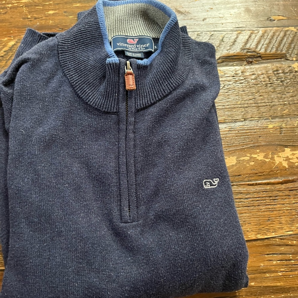 Men's vineyard vines 1/4 zip sweater. Size small. Blue